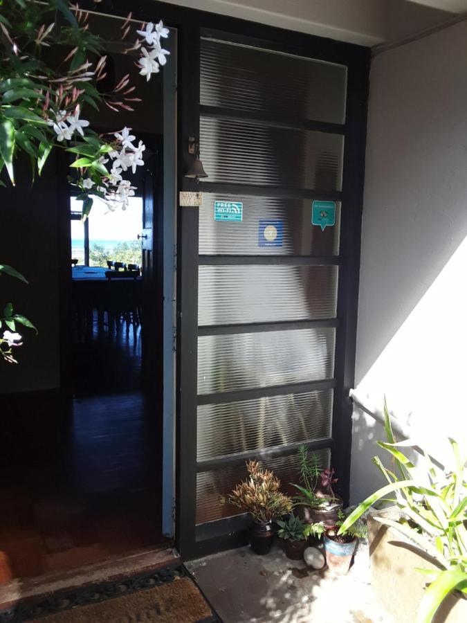 The Trailhouse Hotel เบตตีส์เบย์ ภายนอก รูปภาพ