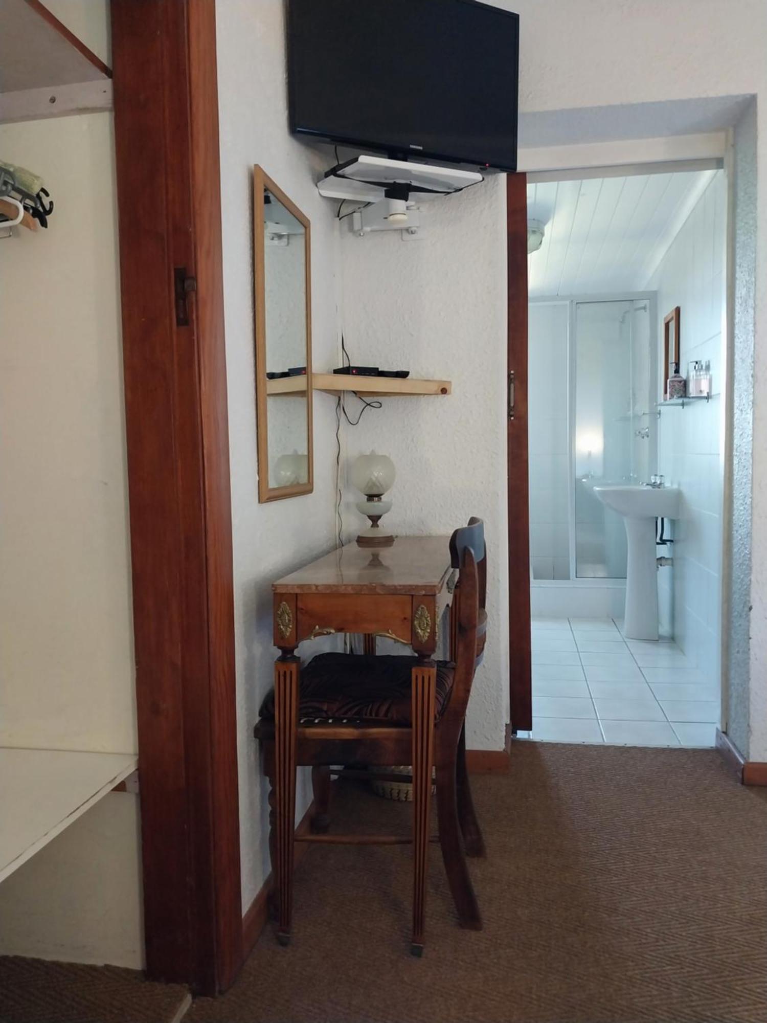The Trailhouse Hotel เบตตีส์เบย์ ภายนอก รูปภาพ
