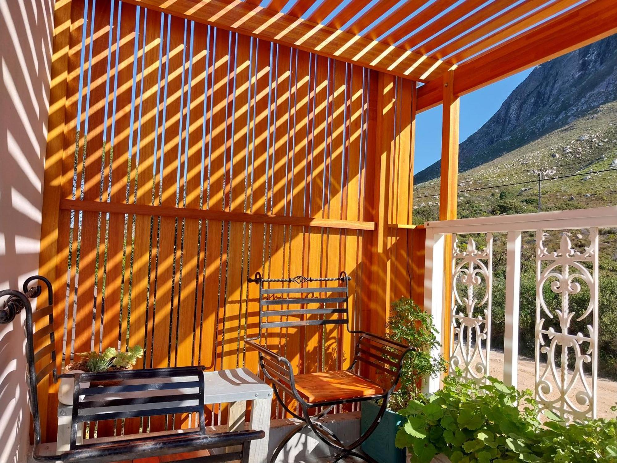 The Trailhouse Hotel เบตตีส์เบย์ ภายนอก รูปภาพ