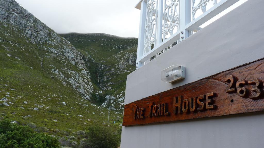 The Trailhouse Hotel เบตตีส์เบย์ ภายนอก รูปภาพ