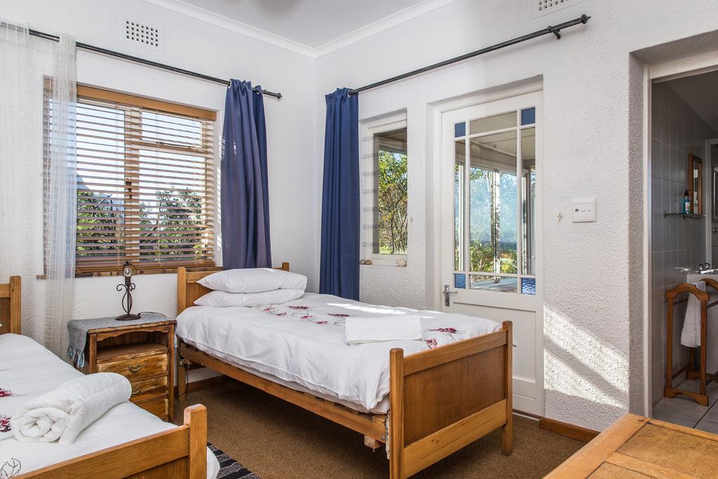 The Trailhouse Hotel เบตตีส์เบย์ ภายนอก รูปภาพ